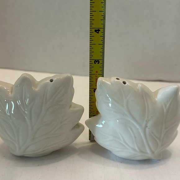 Better Homes and Gardens Maple Leaf Salt and Pepper Shakers Autumn Fall Decor - Picture 3 of 4